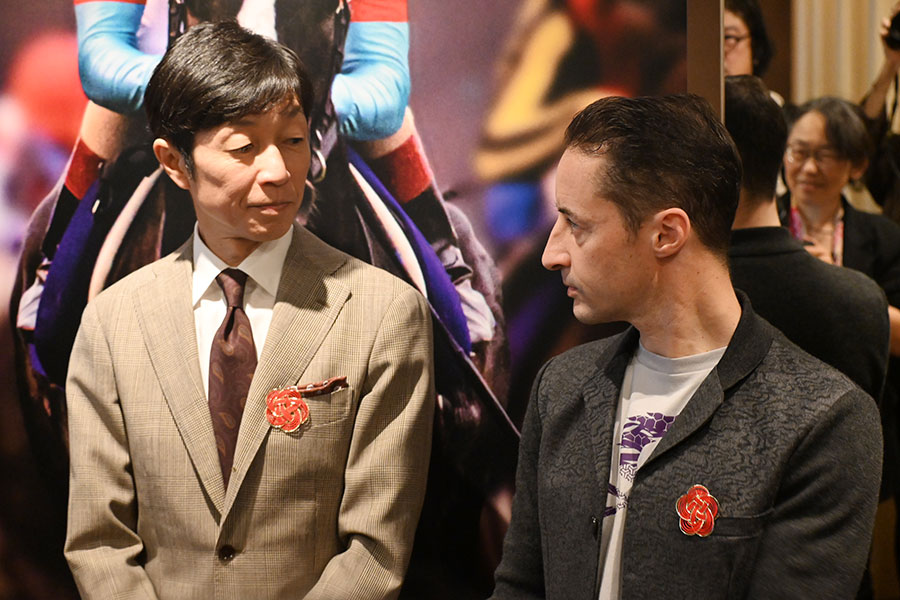 左から武豊騎手、クリストフ・ルメール騎手（11月5日 Lmaga.jp撮影）