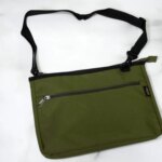 【ワークマン】1500円でこのギミックは賢すぎ！“分身”して容量が2倍になる傑作サコッシュをマニアがガチレビュー – MonoMax web