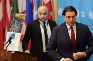 イラン作戦「目標達成まで継続」、核能力阻止へ＝イスラエル国連大使 | ロイター