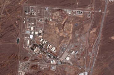イラン核施設が損傷、衛星画像で確認　米・イスラエルの攻撃開始後 | ロイター