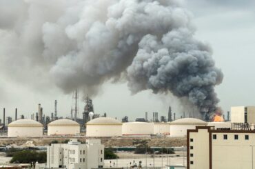 焦点：イランの狙いは「消耗戦」、原油施設攻撃で経済的に欧米揺さぶる | ロイター