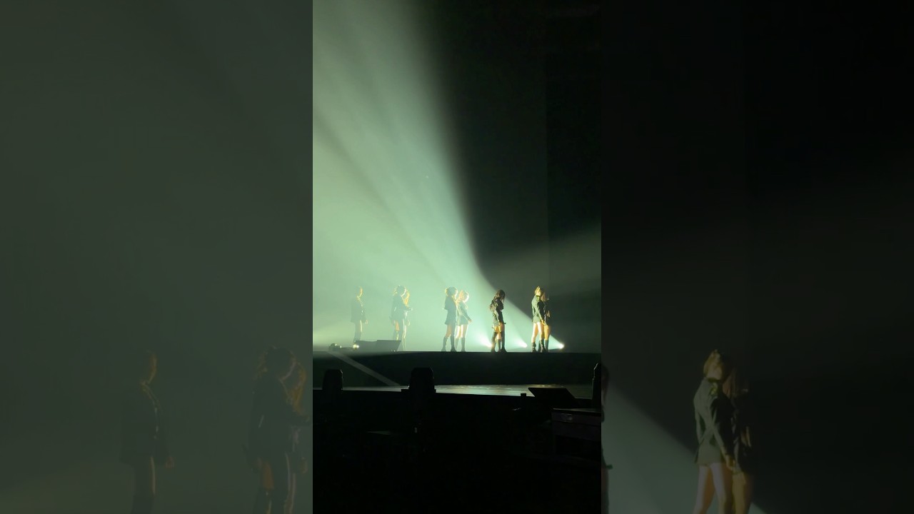 “That’s Me” in OSAKA #NiziU #니쥬#NiziU_tour #LivewithU2026 #NEW_EvoNUtion