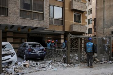 イスラエル、レバノン首都南郊空爆　ヒズボラのロケット弾発射に反撃か | ロイター