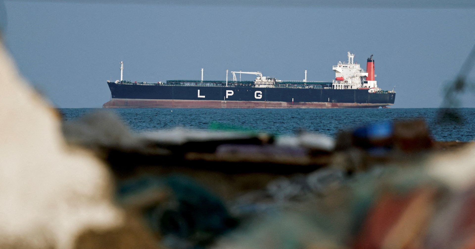 ホルムズ海峡、イラン海軍と調整なら航行可能=外務省 | ロイター ホルムズ海峡、イラン海軍と調整なら航行可能=外務省 | ロイター