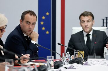 仏、敵対行為中は不参加　ホルムズ海峡護衛任務＝大統領 | ロイター