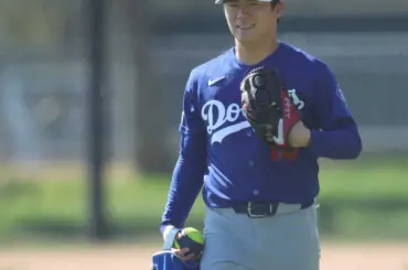 山本由伸の愛犬・カルロスはキケと“お留守番”!?車に乗り込む写真「パパが帰ってくるまで…」ファン激励 - スポニチ Sponichi Annex 野球