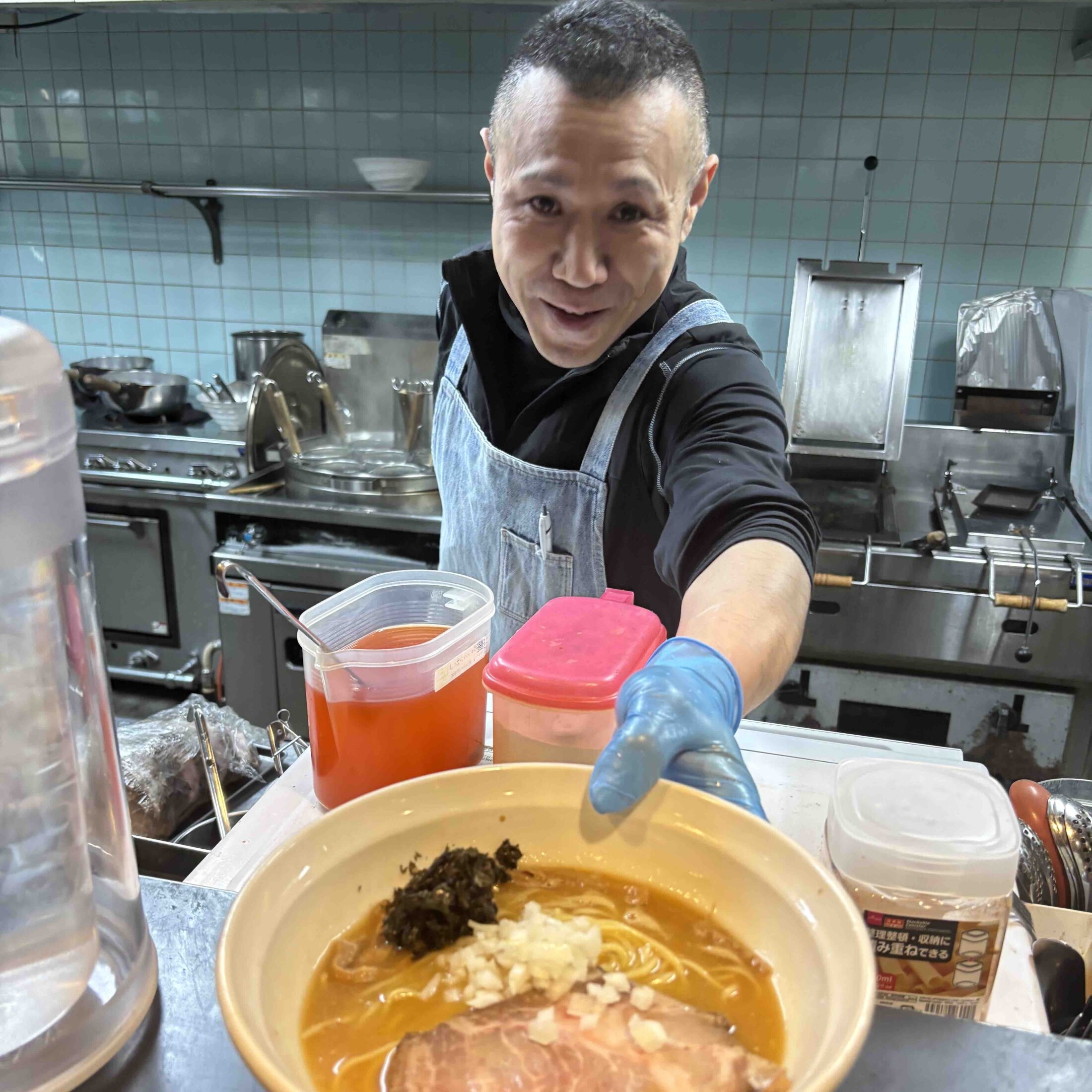 つくば市ラーメン店の迷惑駐車「外国人の仕業」とXで炎上も…店主が明かした“意外な真犯人” 「二重三重に車を停めて『どけてください』と言っても…」(集英社オンライン) – Yahoo!ニュース つくば市ラーメン店の迷惑駐車「外国人の仕業」とXで炎上も…店主が明かした“意外な真犯人” 「二重三重に車を停めて『どけてください』と言っても…」(集英社オンライン) - Yahoo!ニュース