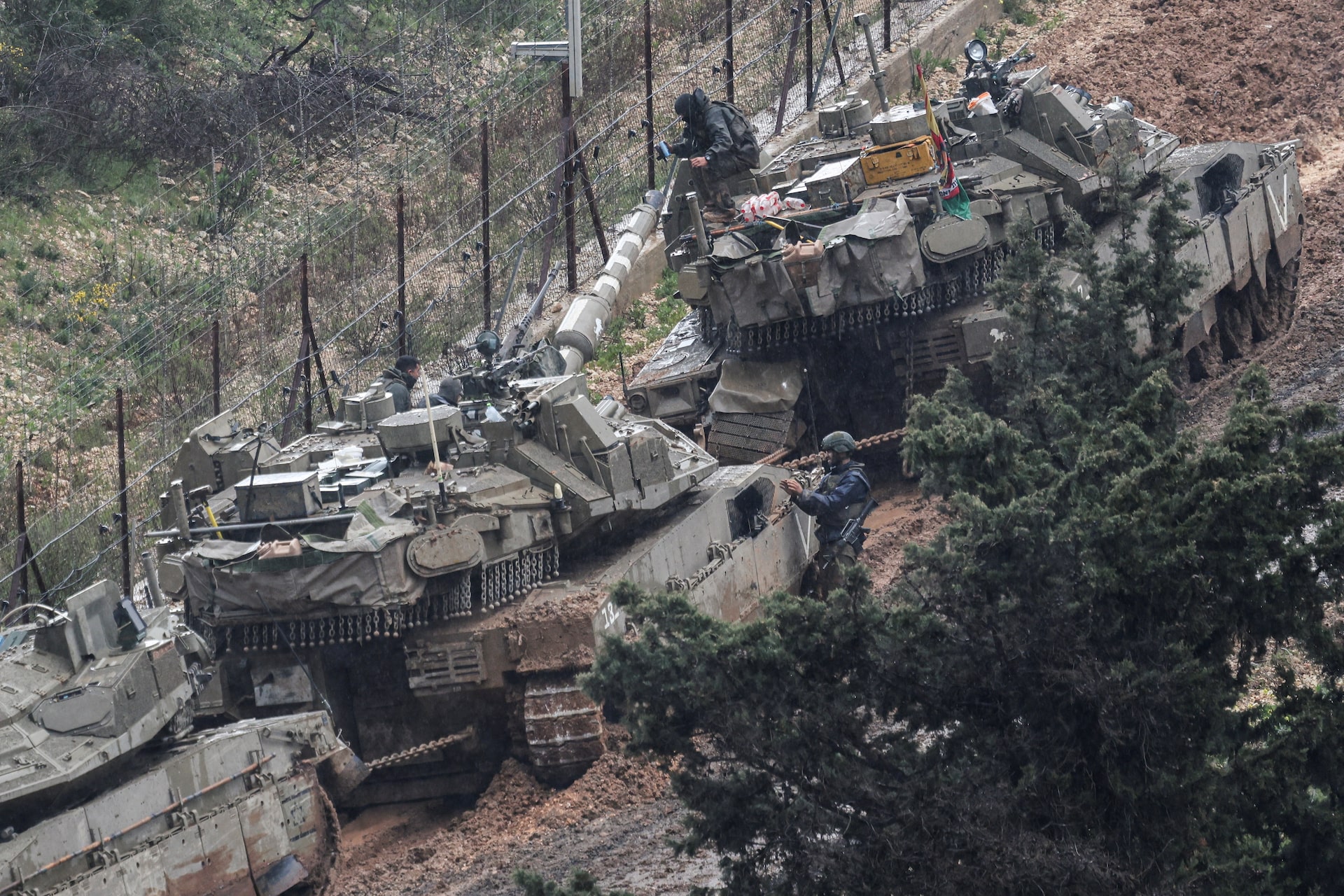 イスラエル財務相、レバノン南部の併合要求　「新たな国境はリタニ川」