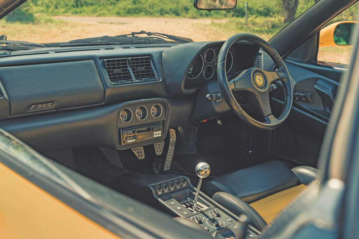 フェラーリF355 GTS（1994～1999年／英国仕様）