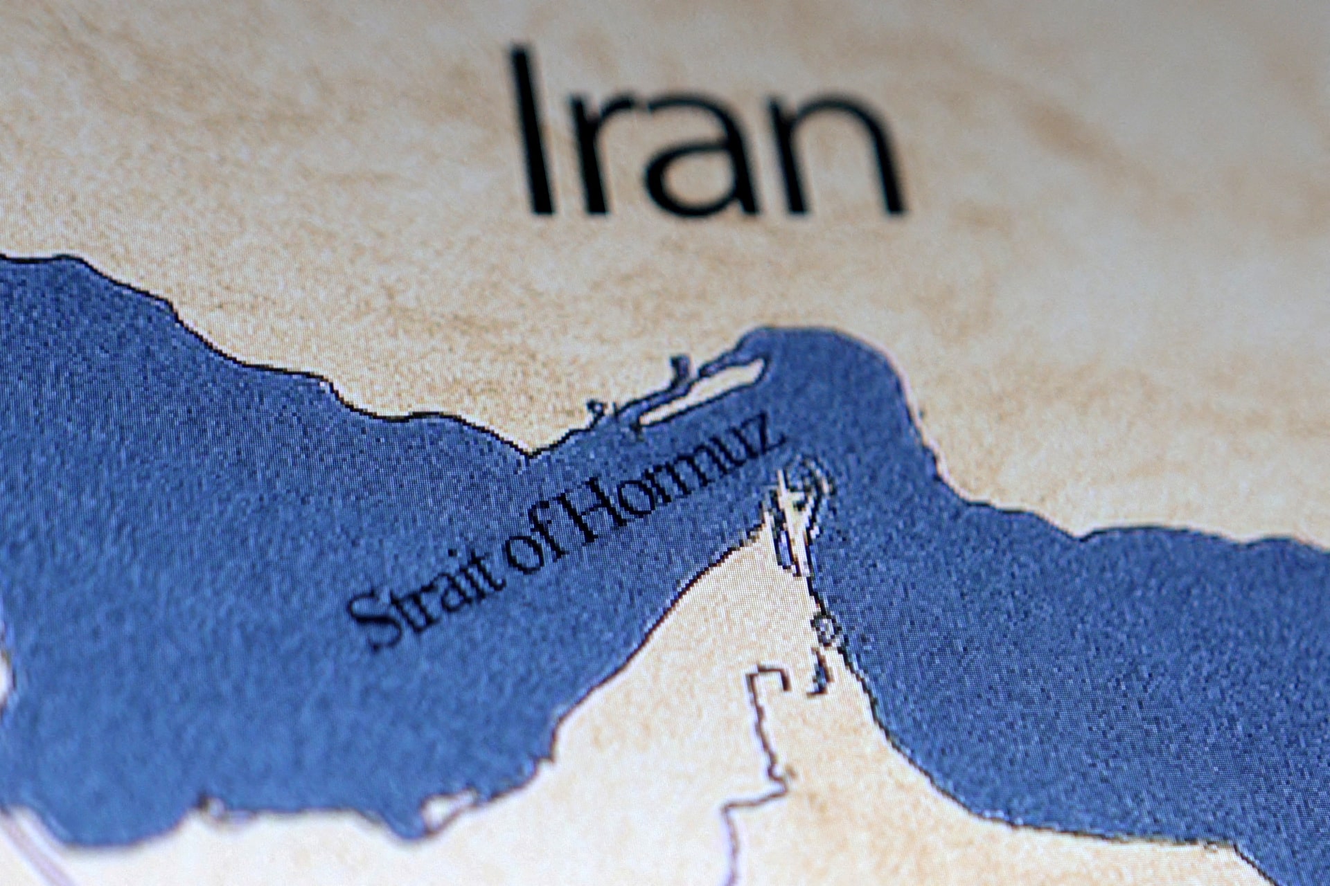 インド船籍タンカーのホルムズ海峡通過許可へ、イランが保証と関係筋