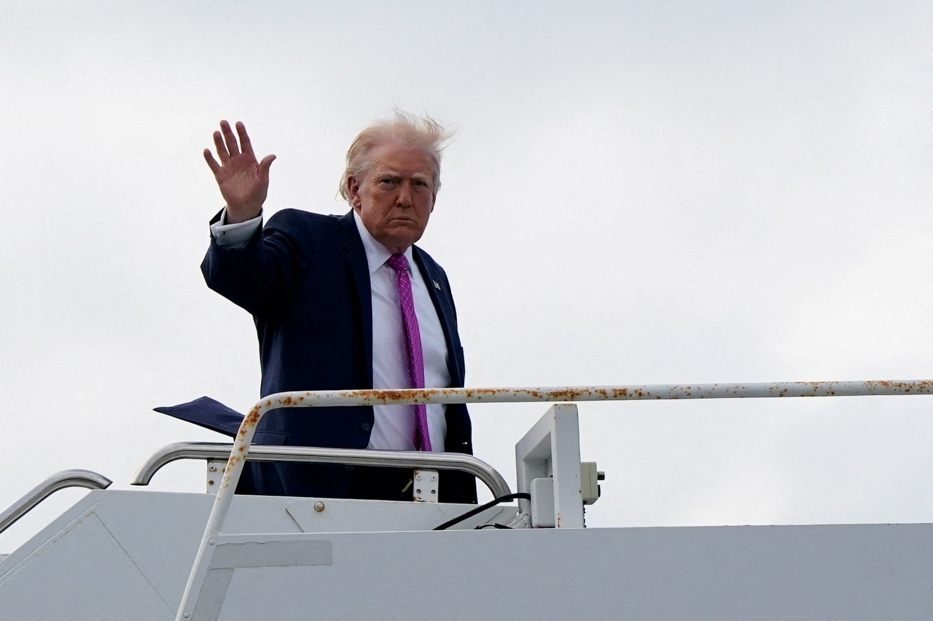 トランプ氏、ホルムズ海峡再開圧力「やめる時期でない」=報道