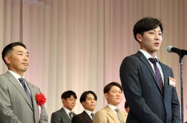 巨人・阿部監督、激励会壇上で支配下登録の宇都宮葵星にあいさつ指令「度胸試し」 - サンスポ