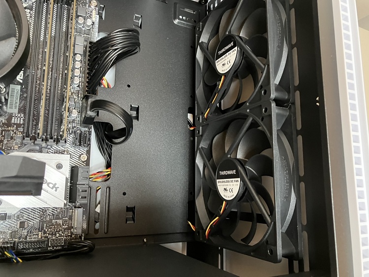 Lightning-G AT5Wfrontfan