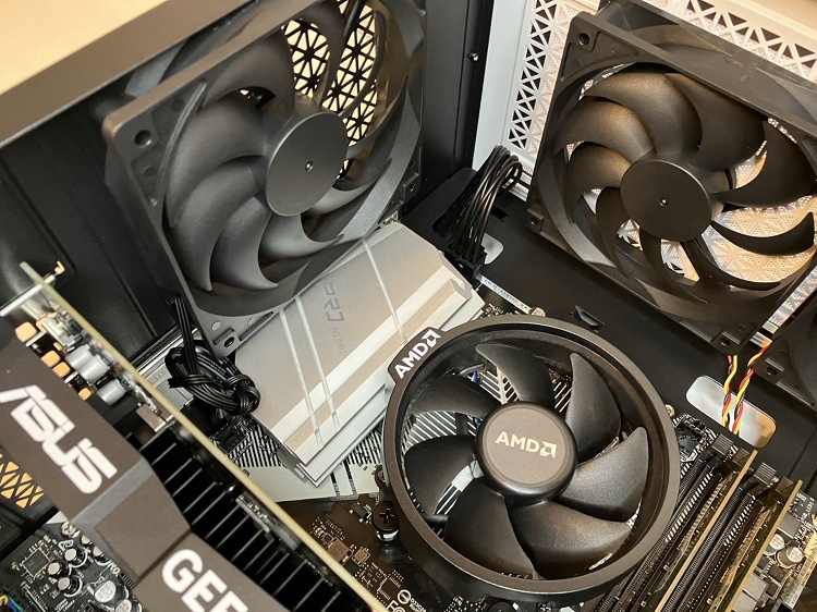 Lightning-G AT5Wrearfan