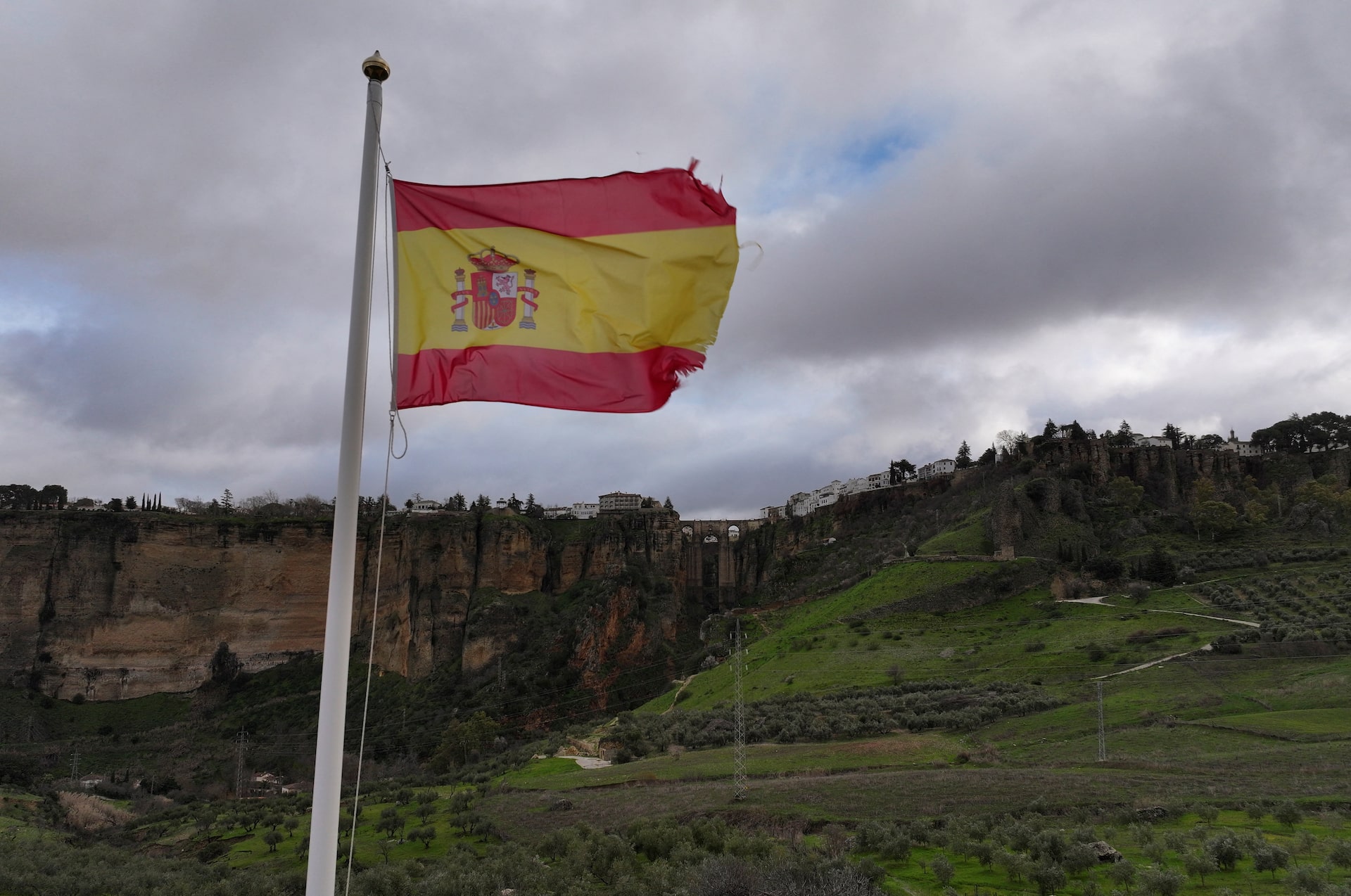 トランプ氏、スペインと全取引停止へ イラン攻撃で基地使用拒否受け