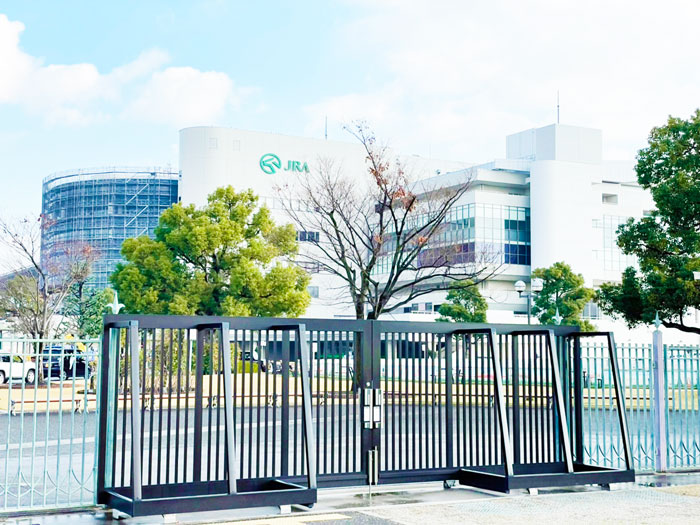 京都競馬場の外観画像