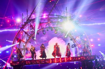 SixTONESが6にこだわるデビュー6周年ツアー、6カ所目の横アリで秋のスタジアムツアー発表 - natalie.mu