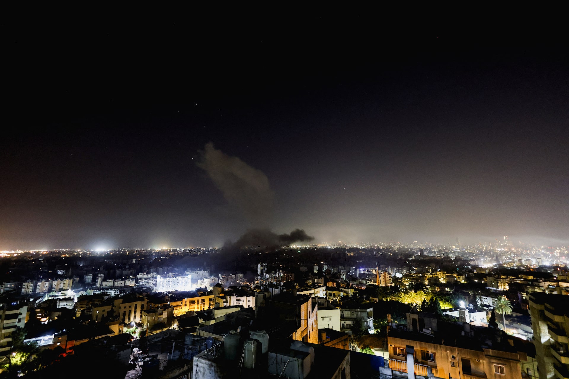 イラン戦争開始から2週間、双方が徹底抗戦の姿勢　死者2000人超