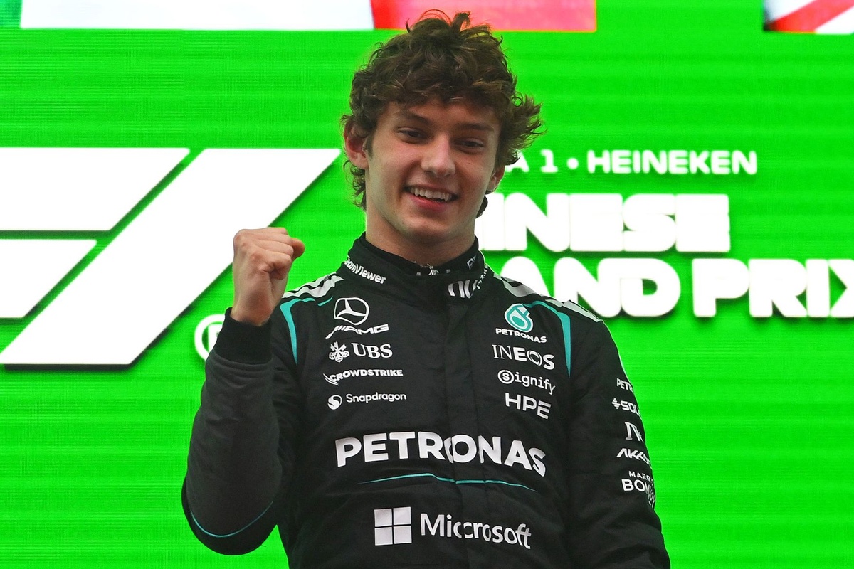 19歳アントネッリが涙の初優勝。史上最年少ハットトリックも達成。ハミルトン跳ね馬で初表彰台。アロンソ振動でリタイア|F1中国GP決勝 – motorsport.com 日本版|モータースポーツ情報サイト 19歳アントネッリが涙の初優勝。史上最年少ハットトリックも達成。ハミルトン跳ね馬で初表彰台。アロンソ振動でリタイア|F1中国GP決勝 - motorsport.com 日本版|モータースポーツ情報サイト