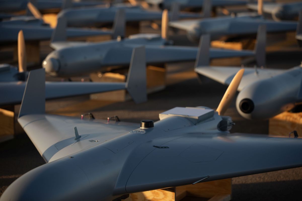 滑走路に配置された低コスト無人戦闘攻撃システム（LUCAS）のドローン/U.S. Central Command via CNN Newsource