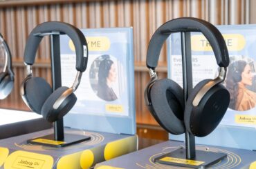 Jabra、ブームマイクのないヘッドセット「Evolve3」。ノイズ除去強化で“AI音声入力”をより正確に | Gadget Gate