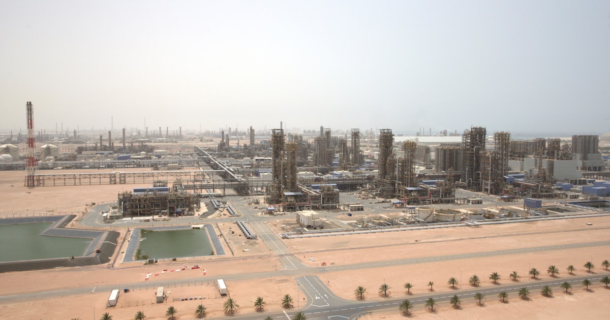 UAE最大製油所が停止 無人機攻撃受け周辺火災、予防措置 – 日本経済新聞 UAE最大製油所が停止 無人機攻撃受け周辺火災、予防措置 - 日本経済新聞