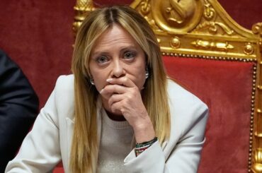 メローニ伊首相、イラン攻撃は「国際法枠外の介入」 トランプ氏と距離 - 日本経済新聞