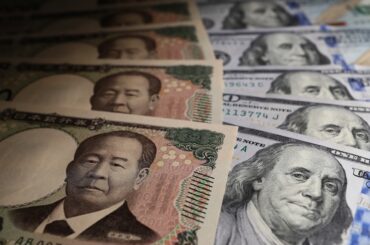 円安修正はつかの間か 残る実需の円売り圧力 - 日本経済新聞