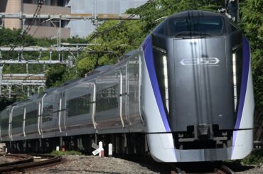 JR東の特急「かいじ」走行中ドア開く 国交省、重大インシデント認定 - 日本経済新聞
