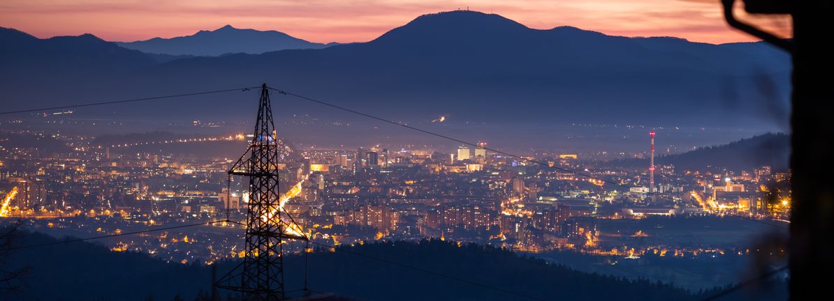 アライアント・エナジー社(LNT)の新クレジット枠とMeta AIデータセンター取引は投資家の行動を必要とするか? – Simply Wall St News Simply Wall St