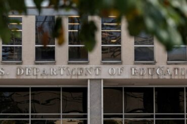 トランプ政権による大学への人種データ開示命令を仮差し止め、連邦地裁 | ロイター