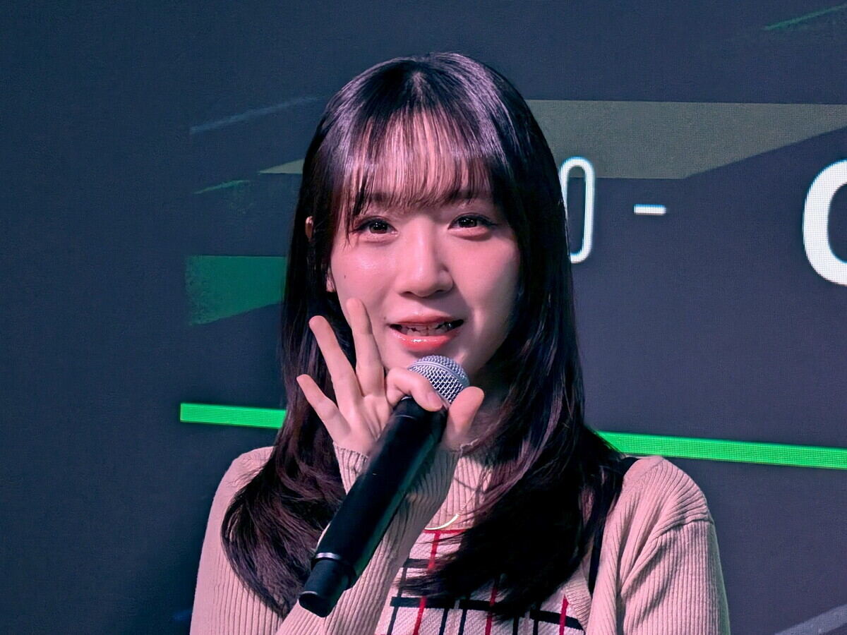 ゲストの伊織もえ氏。ステージの最前列の方々はゲスト目当ての方かな?