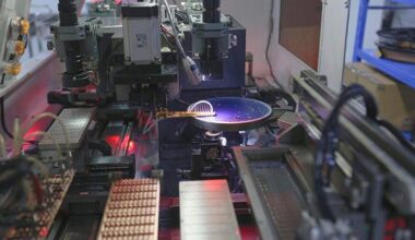 半導体メーカーは17日間連続で好調を維持している。この3銘柄が上昇相場の成否を左右する可能性がある | Business Insider Japan