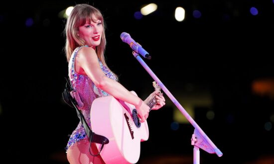 テイラー・スウィフト、AI不正使用対策で声と肖像を商標登録 | Vogue Japan