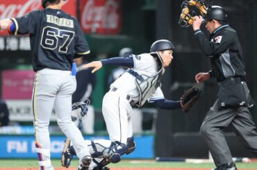 西武 打線沈黙…オリックスに完封負け 高橋光成6回4失点 ドラ1小島はプロ野球ワーストの1試合3捕逸（スポニチアネックス） - Yahoo!ニュース