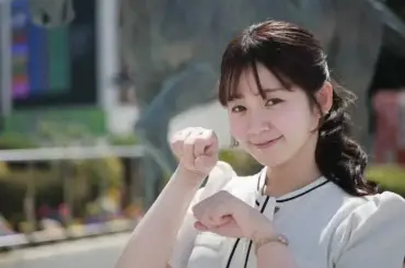 競馬中継で人気のテレ東アナ　白ワンピ姿で“ご報告”！ネット歓喜「可愛すぎて滅」「もう4年も経つのね」 - スポニチ Sponichi Annex 芸能