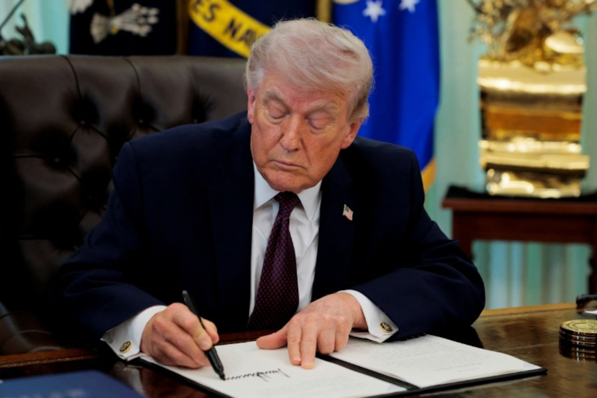 トランプ氏、ＮＡＴＯ脱退を検討　英紙に表明
