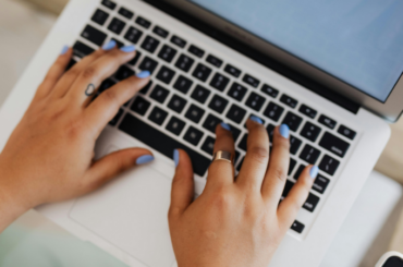 Google Japan、生成AIで「表現の解放」と「権利保護」の両立へ。国内権利者と試験的施策を開始 | DXマガジン