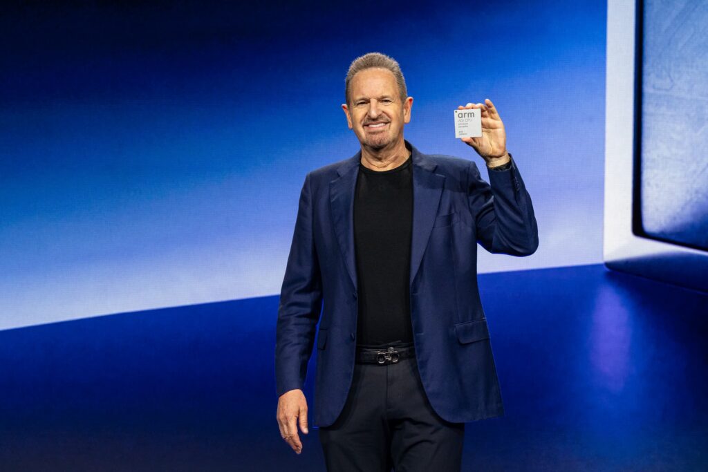 Armが自社設計CPU「Arm AGI CPU」を発表、エージェント型AIに特化 - ケータイ Watch