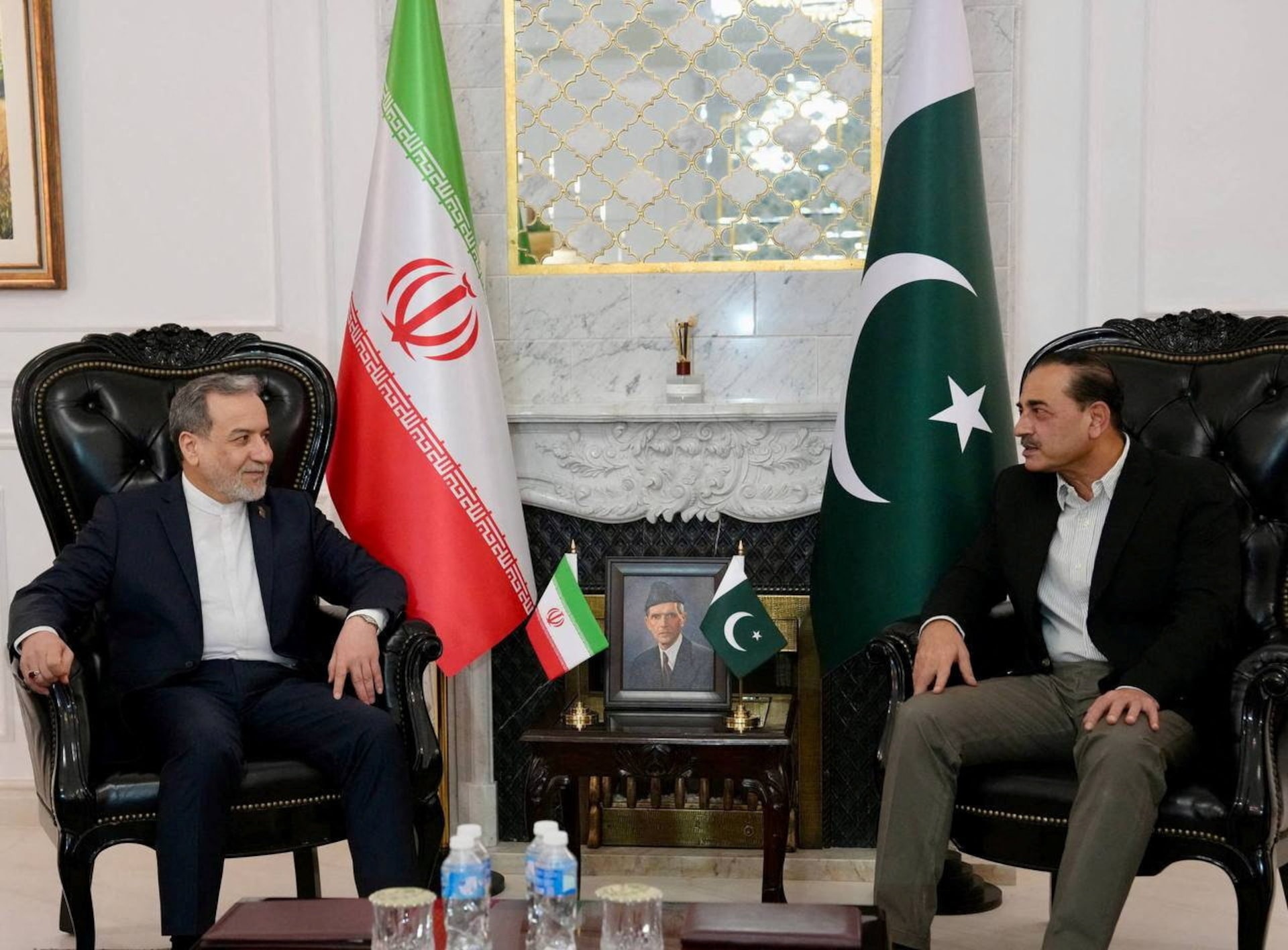 イラン、トランプ氏の協議実施要請を検討＝アラグチ外相