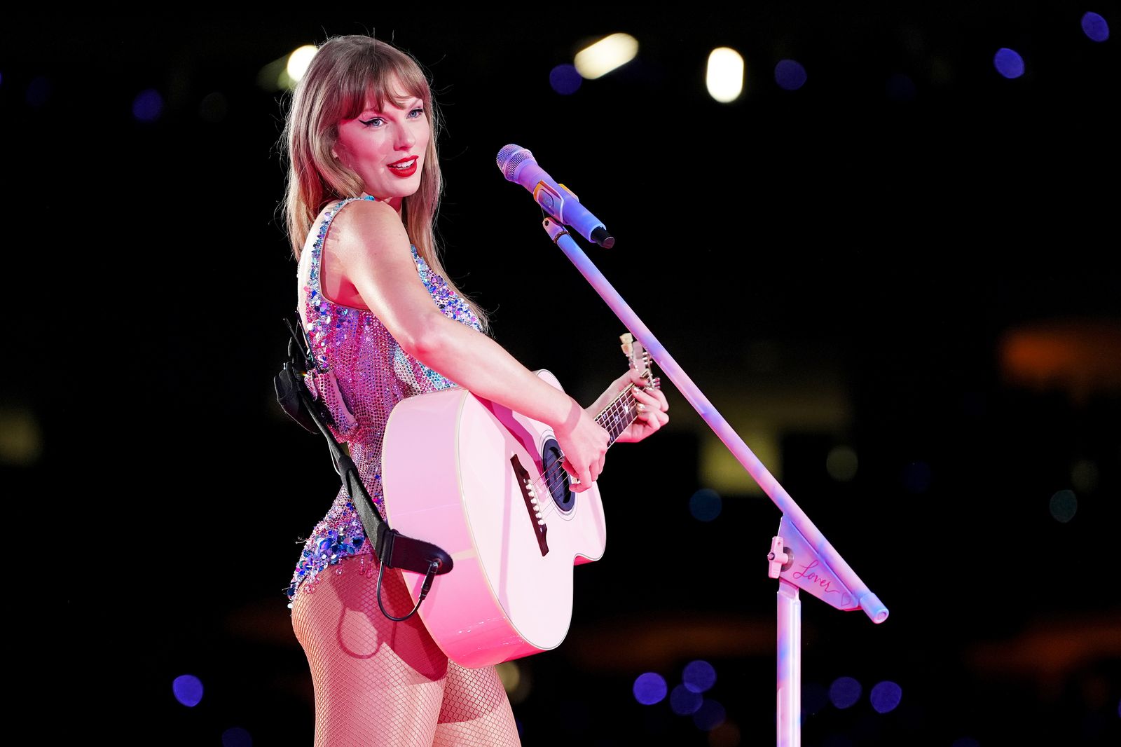 テイラー・スウィフトTaylor Swift performs onstage during Taylor Swift | The Eras Tour at Caesars Superdome on October 25 2024 in...