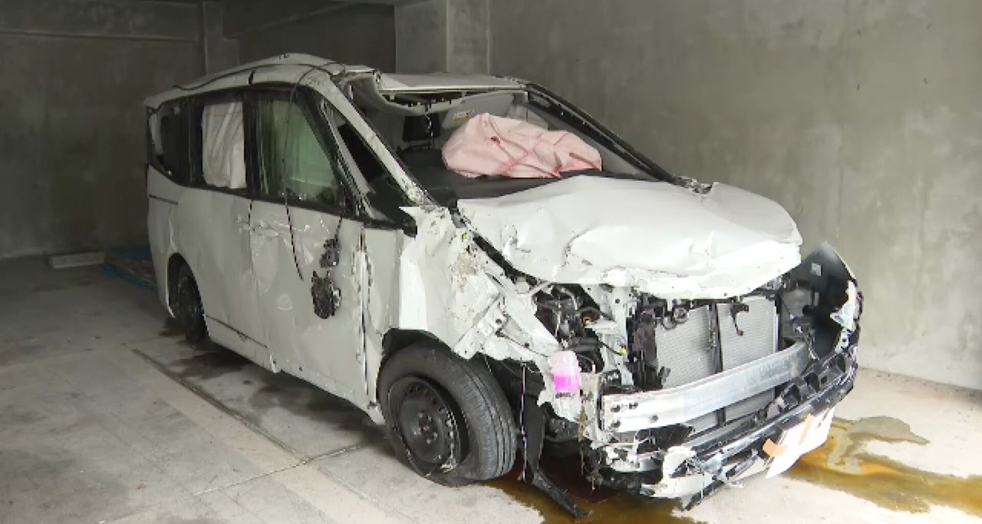 車を“飲酒運転”→ガードレール突き破り川に転落→車を放置して逃走 うきは市職員の男を逮捕 市役所で寝ているところを上司が発見 「警察に捕まると思って逃げた」 福岡 - TNC テレビ西日本