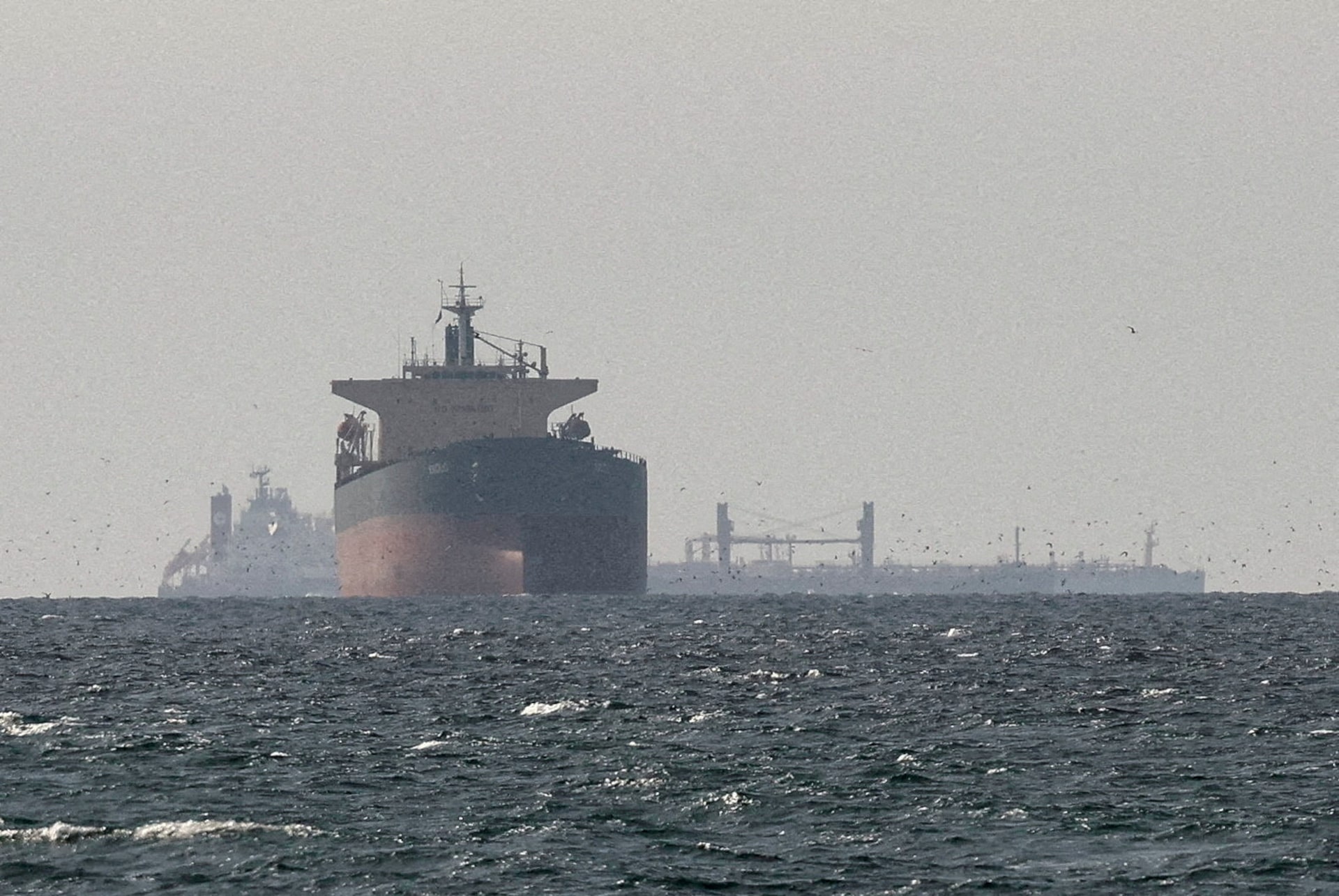 イラン海軍、ホルムズ海峡再び封鎖と無線で船舶に通知＝海運関係筋
