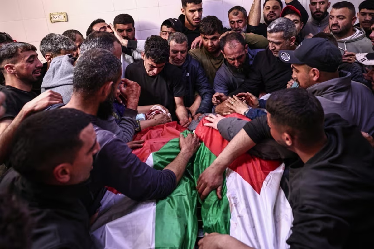 イスラエル入植者が相次ぎ学校襲撃、パレスチナ人生徒など2人を射殺　ヨルダン川西岸の暴力激化(1/2) - CNN.co.jp