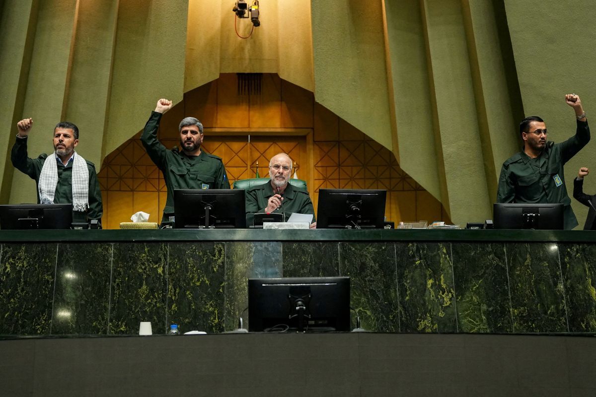 紅海の要衝も標的か、イラン国会議長が遠回しに脅迫 – CNN.co.jp