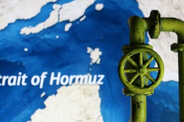 イラン、ホルムズ通航料1バレル1ドルか 「友好国」の旗掲揚を要求 - 日本経済新聞