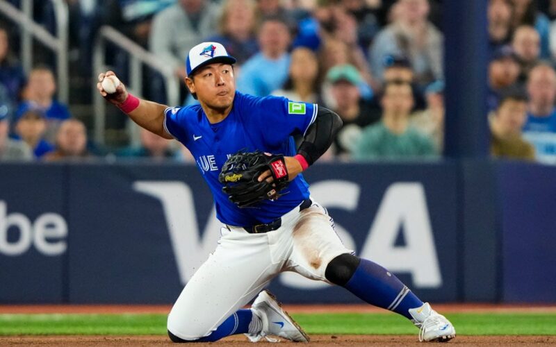 【ＭＬＢ】岡本和真の〝お辞儀円陣〟が大バズリ「カズマはユーモアがある」と監督も大喜び - 東スポWEB
