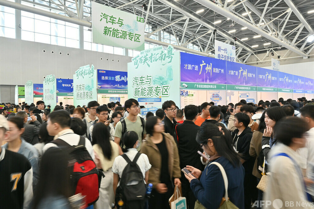 AI自作の就活ツール……AIが変えた春の採用シーズン　写真1枚　国際ニュース：AFPBB News