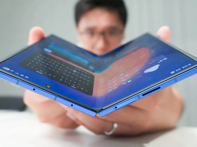 折りたたみ式「iPhone」がついに登場か--成功の鍵は「iOS」のマルチタスク機能強化 - ZDNET Japan