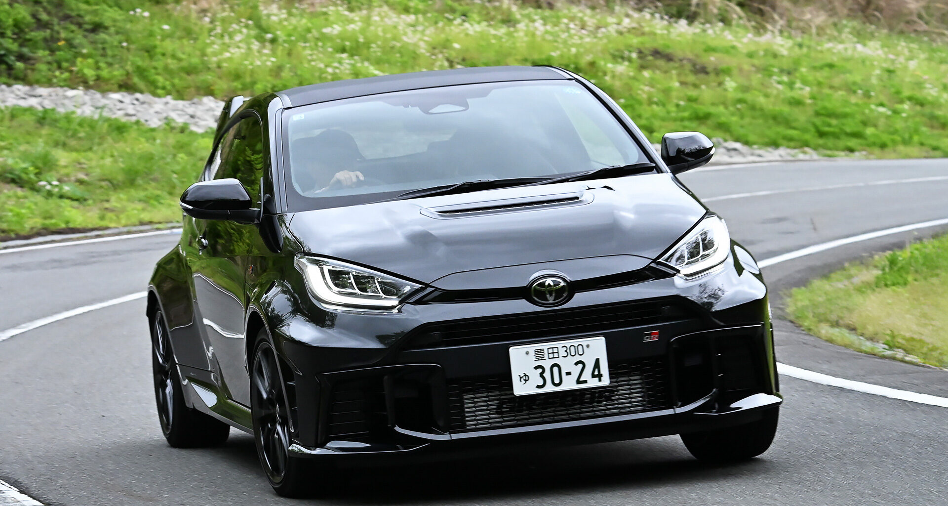 GRステアリングを標準装備とした26式「GRヤリス」と、魅力的な足まわりの特別仕様車「モリゾウRR」 / - Car Watch